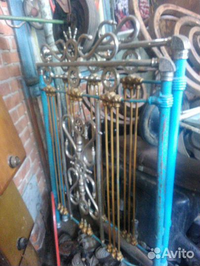 Старинные спинки от кровати с сеткой