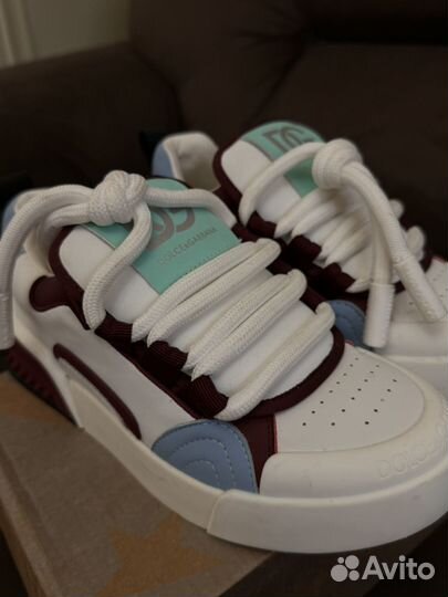 Кроссовки женские
