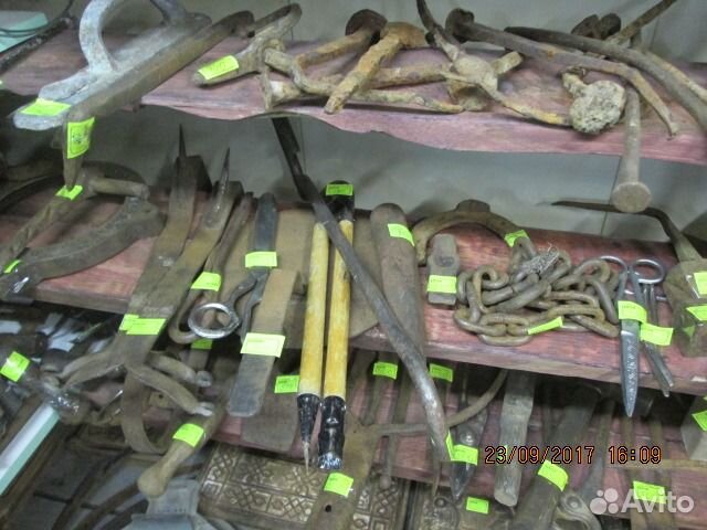 Старинный инструмент