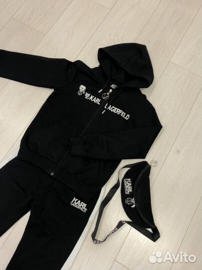 Спортивный костюм