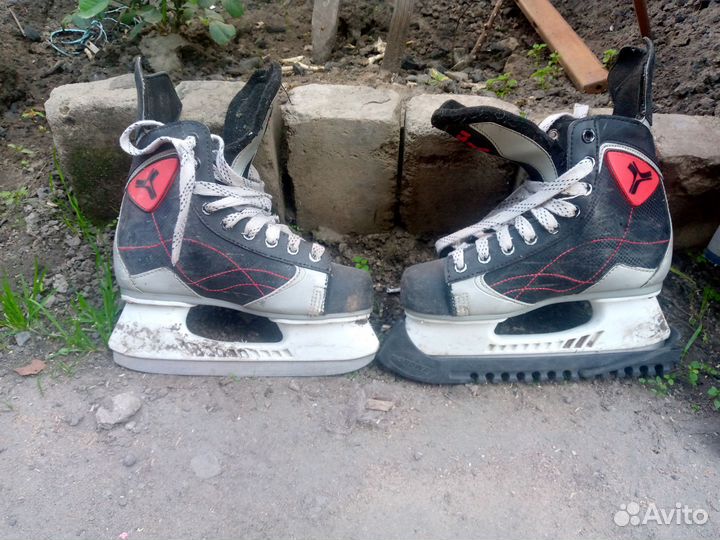 Коньки хоккейные