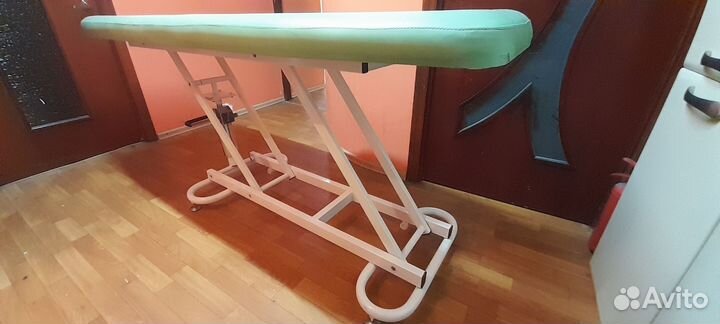 Массажный стол