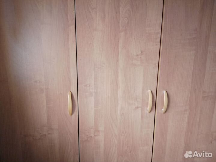 Шкаф 3 х дверный