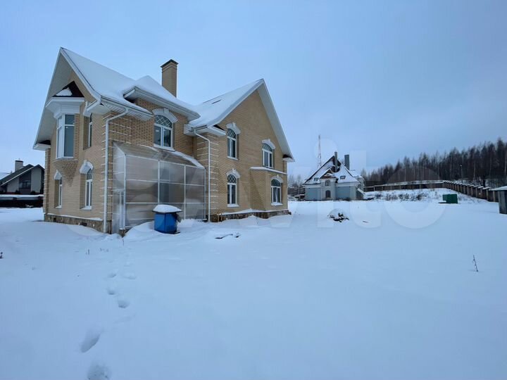 Дом 450 м² на участке 40 сот.