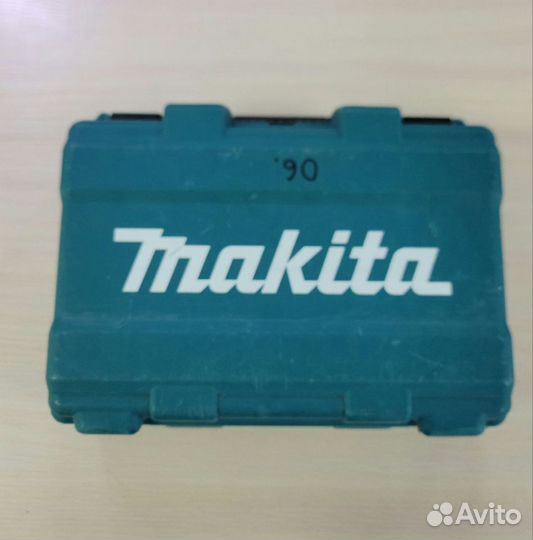 Аккумуляторная дрель-шуруповерт Makita DF457DWE