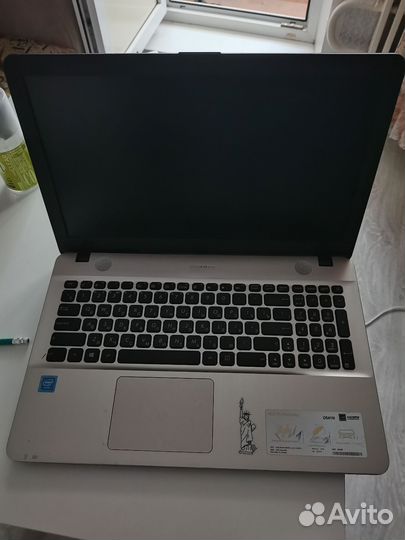 Ноутбук asus
