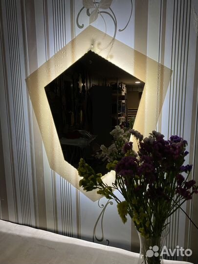 3D зеркало с подсветкой и датчиком включения :)