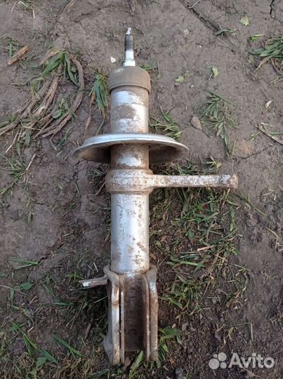 Продам стойку ваз 2110-12