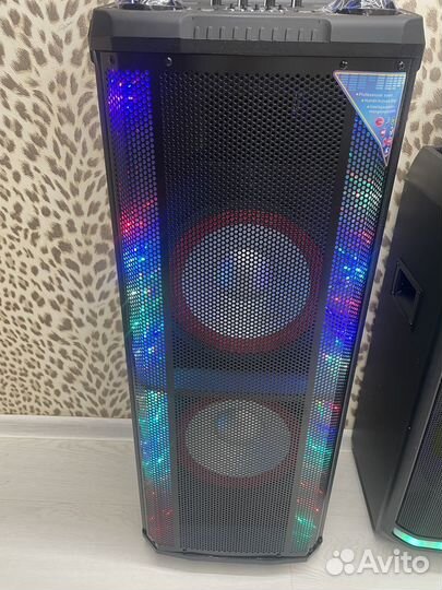 Колонки с супер басами,цветомузыкой и караоке