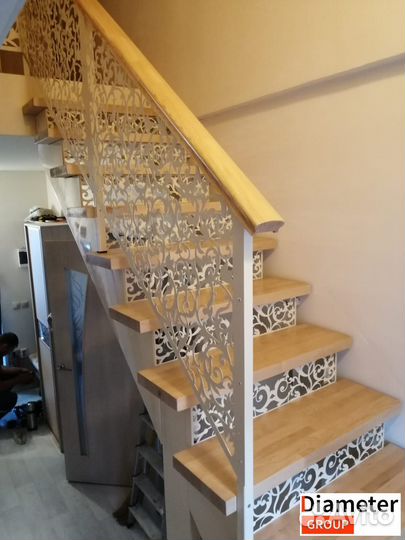 Прямая лестница с забежными ступенями