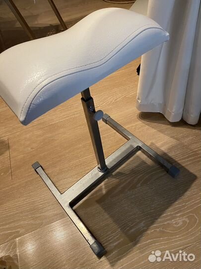 Оборудование и материалы для мастера маникюра