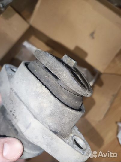 Опора двигателя задняя Hyundai-KIA 219501R000