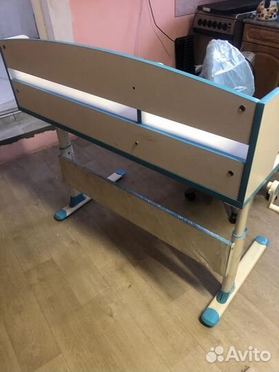 Письменный стол со стулом