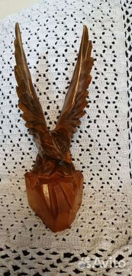 Резные орлы