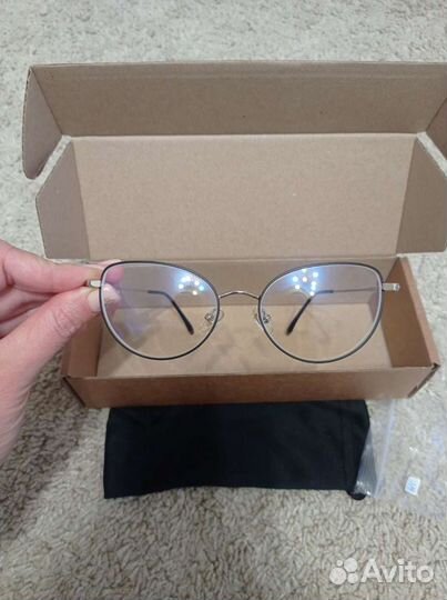 Очки с диоптриями -1