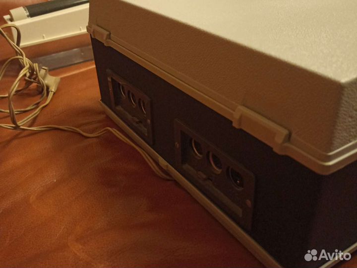 Grundig TK-27 de Luxe