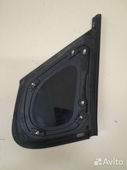 Стекло кузовное глухое левое Kia Optima 4 JF 2015