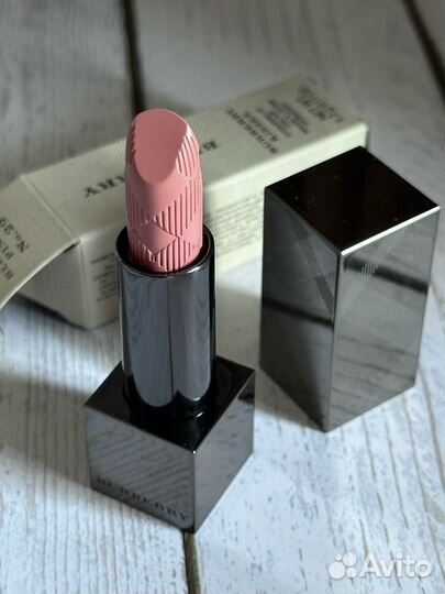 Burberry Lips Kisses Помада для губ 29