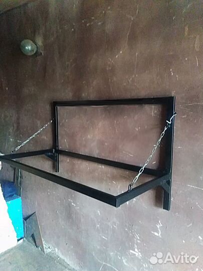 Полка(кронштейн складной) для колес и шин