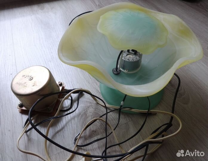 Декоративный фонтанчик-увлажнитель (меняет цвет)