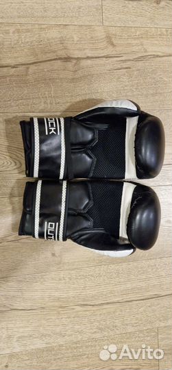 Боксерские перчатки 16 oz