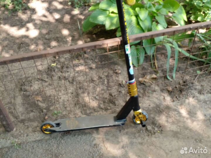 Самокат трюковой