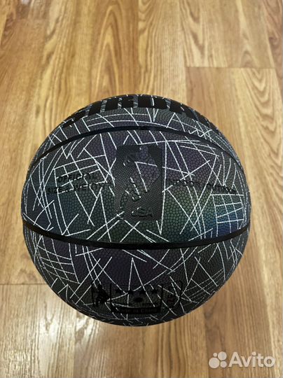 Баскетбольный мяч 