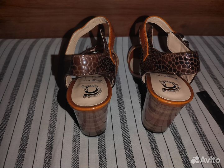Босоножки женские 37 размер