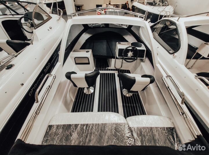 Катер Phoenix 530 hardtop