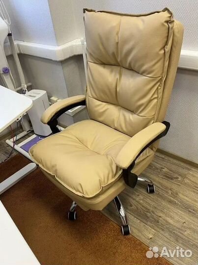 Компьютерное офисное кресло с массажем (новые)