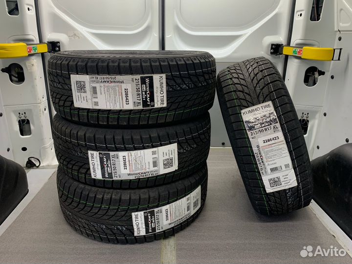 Kumho WinterCraft Ice Wi51 245/45 R18 100T