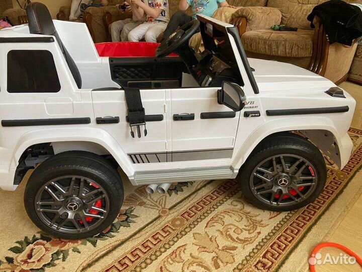 Детский электромобиль mercedes amg