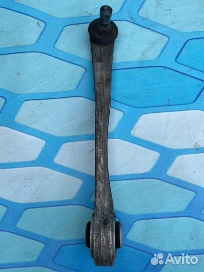 Рычаг передний верхний левый 8K0407505A