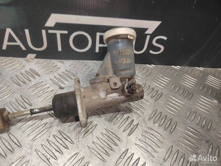 Главный цилиндр сцепления Mitsubishi Carisma 1.8