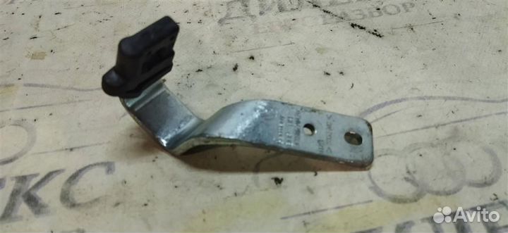 Кронштейн VW Passat (B6) 2005-2010