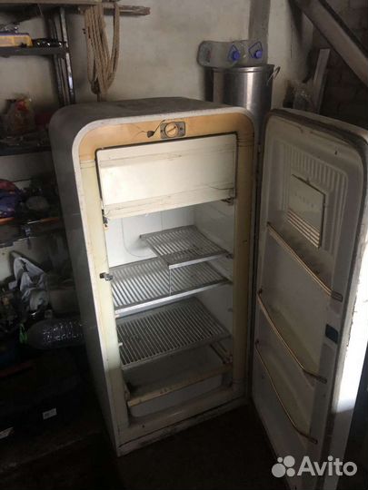 Холодильник витрина вертикальный бу