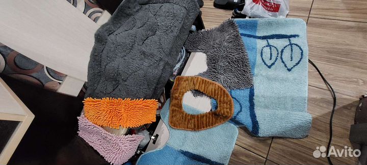 Коврики для ванной и туалета