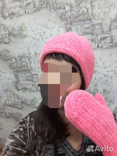 Вязаные шапка и варежки, ручная работа