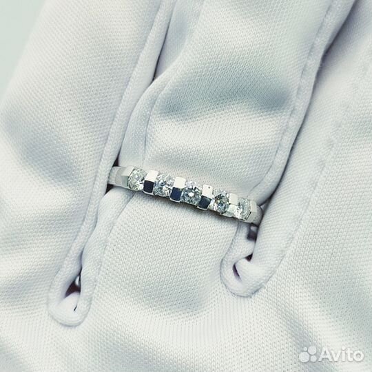 Золотое кольцо с бриллиантом 16р