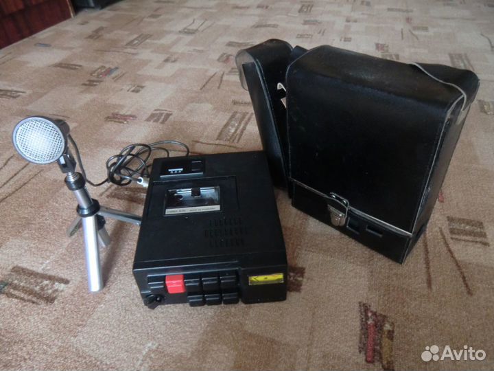 Продаю репортажный магнитофон.Раритет