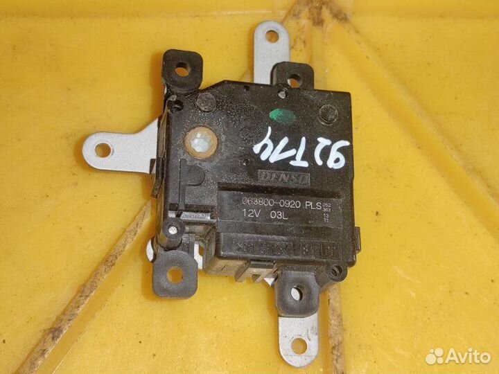 Моторчик заслонки печки Toyota Auris E150 1ZR 2009