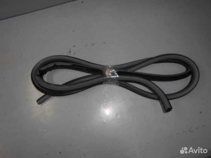 Уплотнитель двери задней левой (хэтчбэк) Lacetti