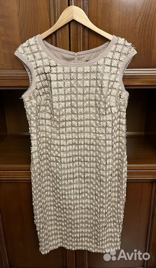 Красивое женское платье