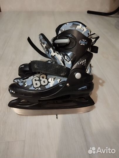 Коньки хоккейные