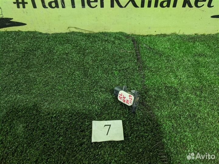 Датчик airbag задний левый Infiniti Qx56 Z62 VK56