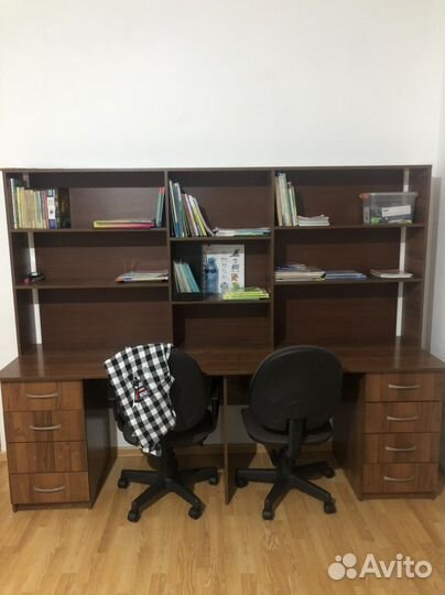 Компьютерный стол и шкаф