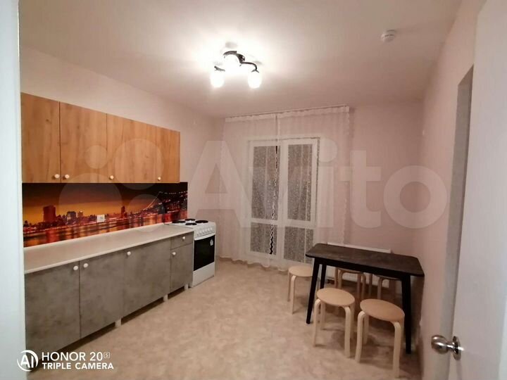 3-к. квартира, 81 м², 10/10 эт.