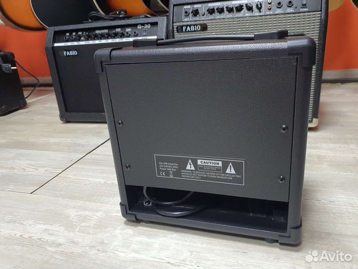 Комбоусилитель 20 ватт