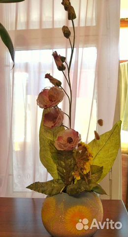 Декоративная ваза с экибаной