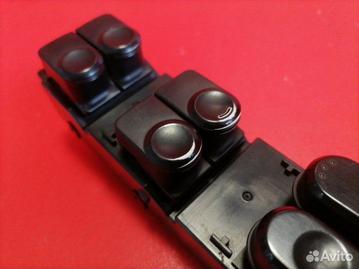 Блок управления стеклоподъемниками Hyundai Solaris